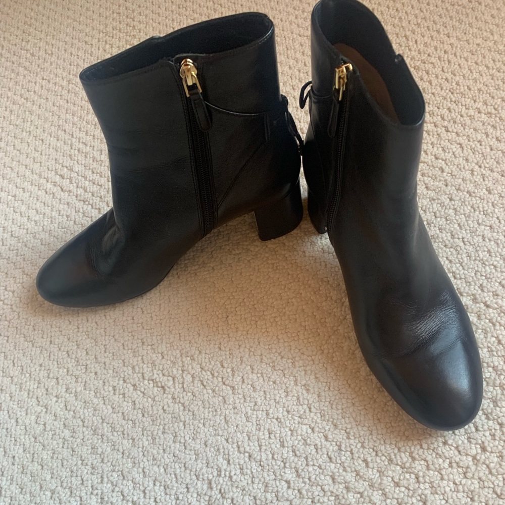 TORY BURCH Shoes Women's Size 8 1/2 Black Leather low heel block Boot Bootie 8.5